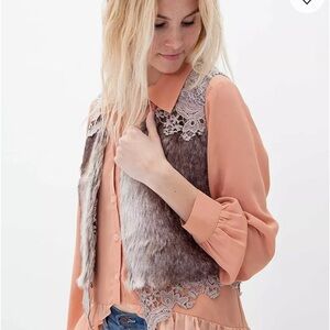 Gimmicks by BKE Gray Faux Fur Vest